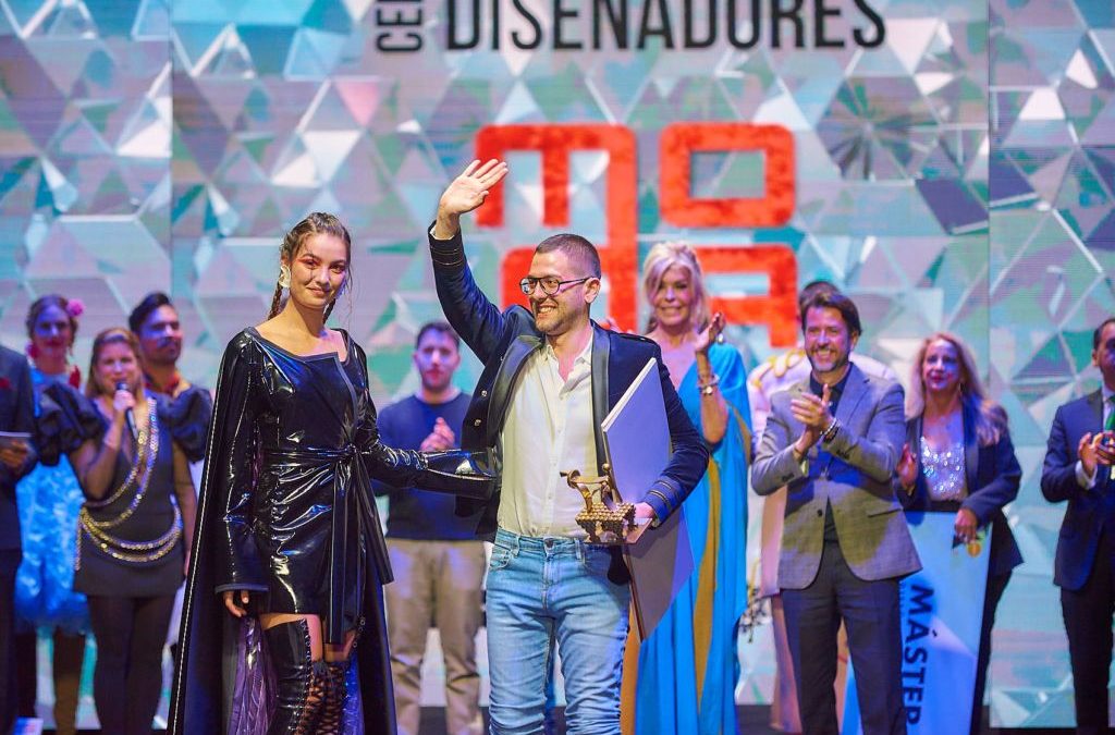 ESM, patrocinador de la Feria Internacional de la Moda de Tenerife, entrega un Máster de Diseño, moda y lujo al ganador del XI Concurso Jóvenes Diseñadores